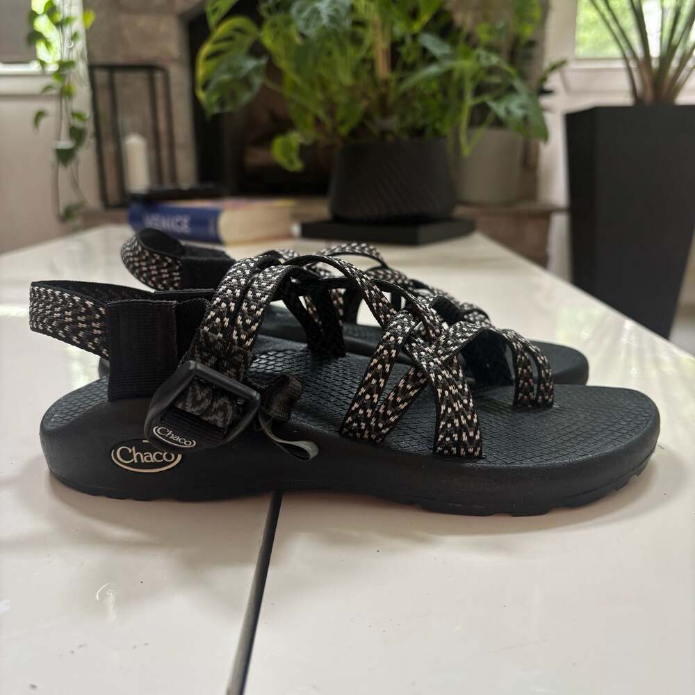 Chaco Women's Z/2 Classic Sandals Black/White Pattern Size 7